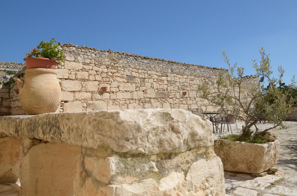 Casina Di Grotta Di Ferro Konuk evi Santa Croce Camerina Dış mekan fotoğraf