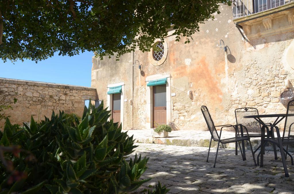 Casina Di Grotta Di Ferro Konuk evi Santa Croce Camerina Dış mekan fotoğraf
